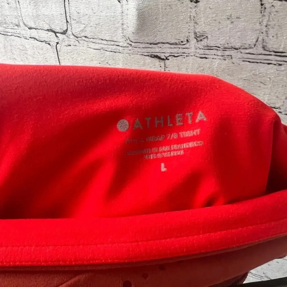 Athleta High Rise Stealth TruCool Perforated Capri Leggings Deep Red Size Large - Picture 8 of 9